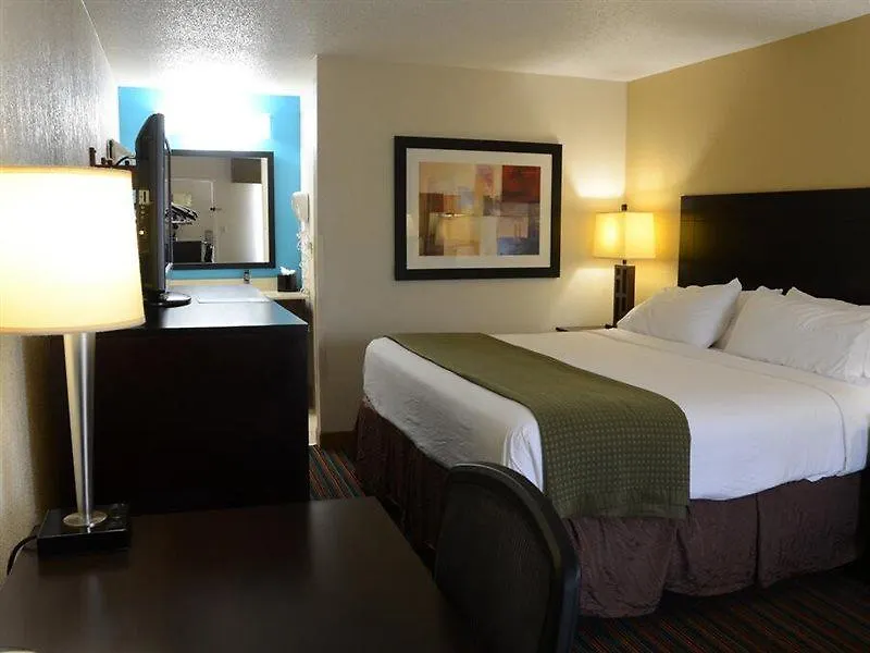 Hotel Baymont By Wyndham Nashville Airport