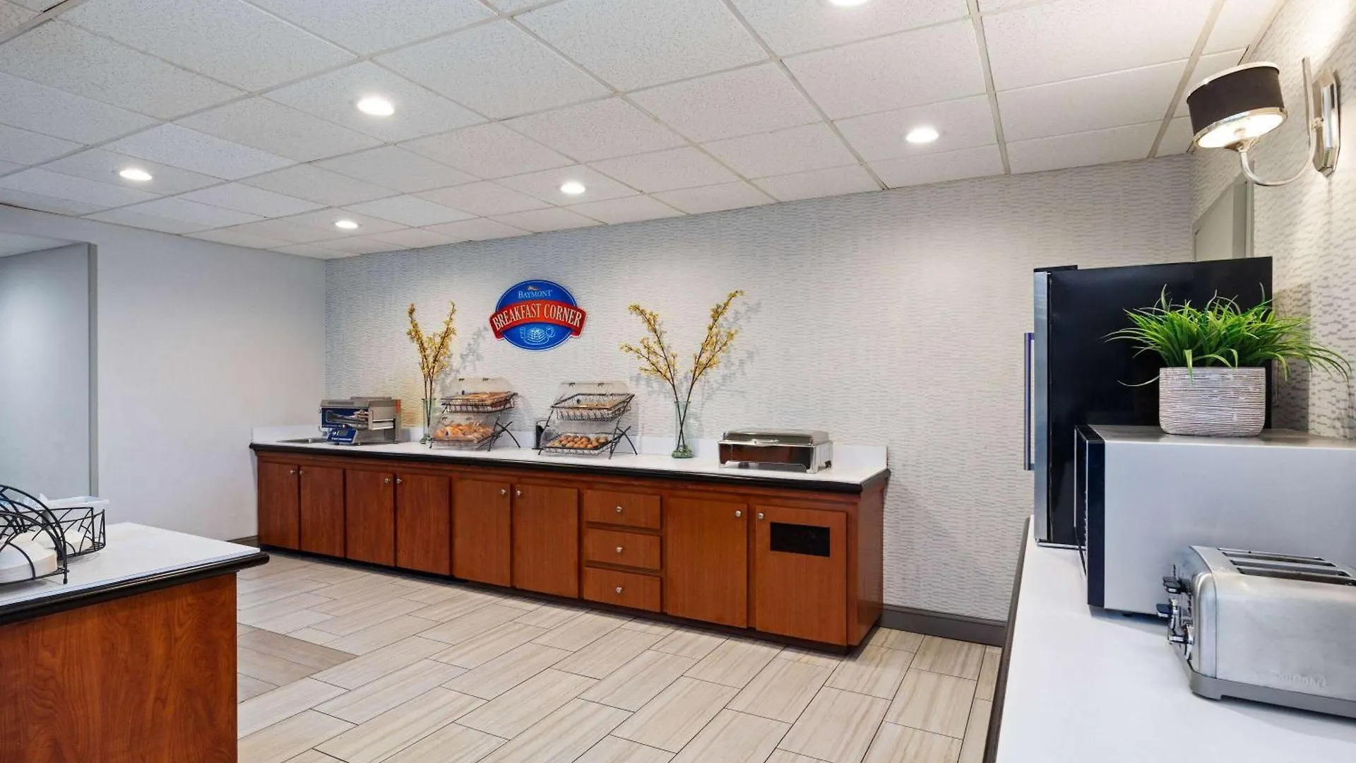 Baymont By Wyndham Nashville Airport Hotel