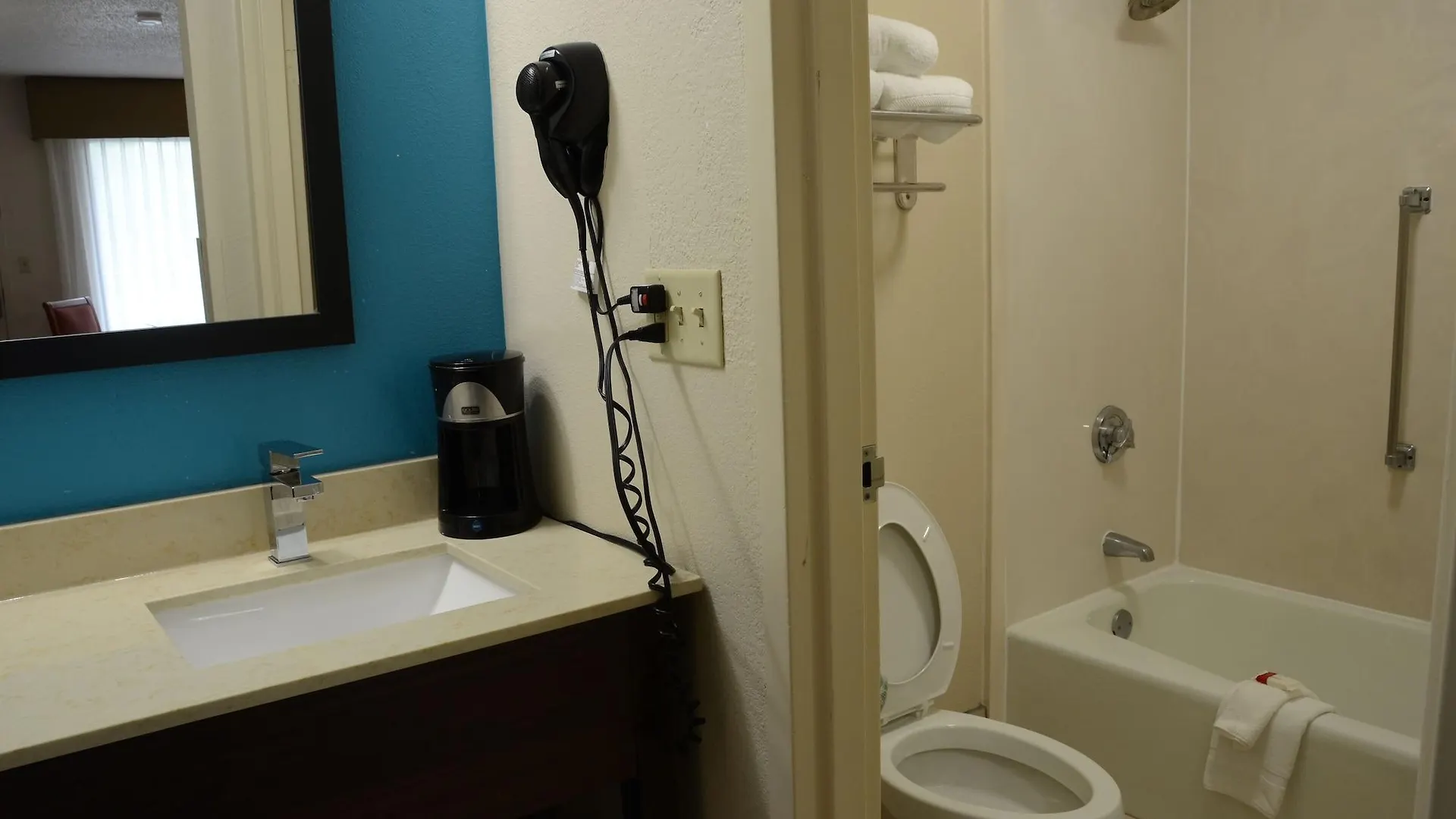 Hotel Baymont By Wyndham Nashville Airport