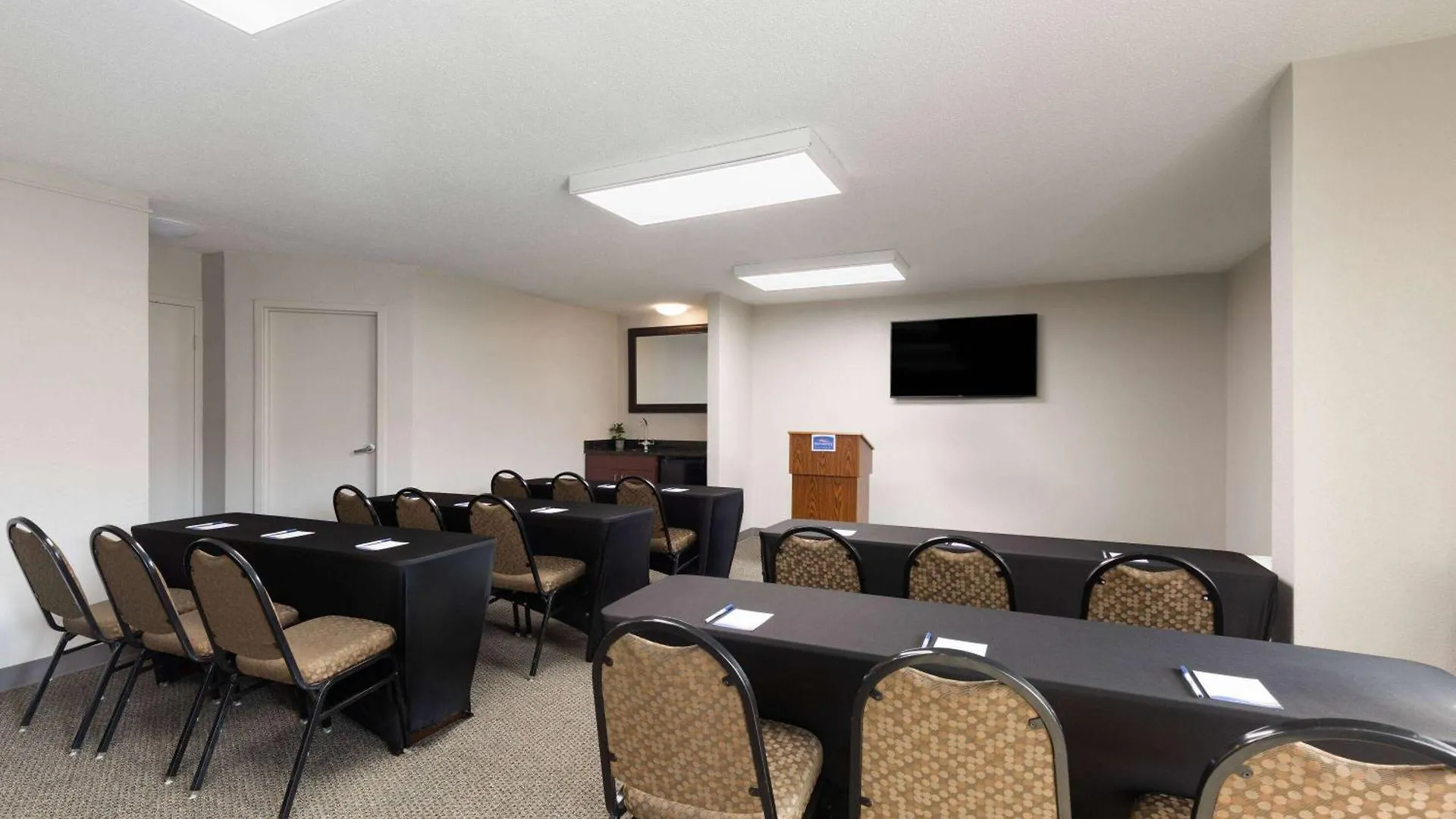 Baymont By Wyndham Nashville Airport Hotel