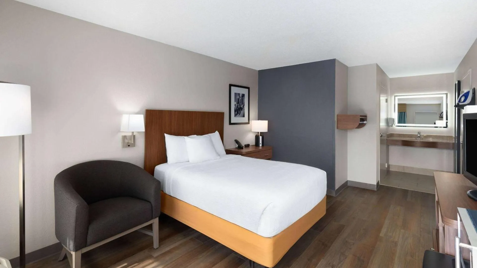 Baymont By Wyndham Nashville Airport