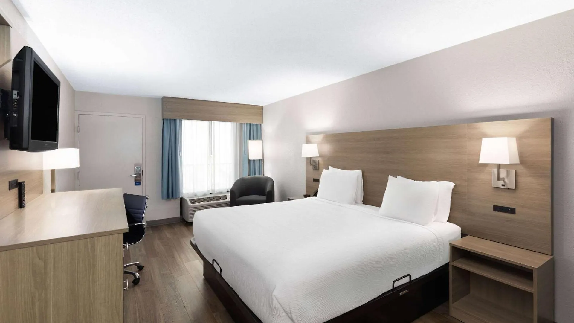 Hotel Baymont By Wyndham Nashville Airport