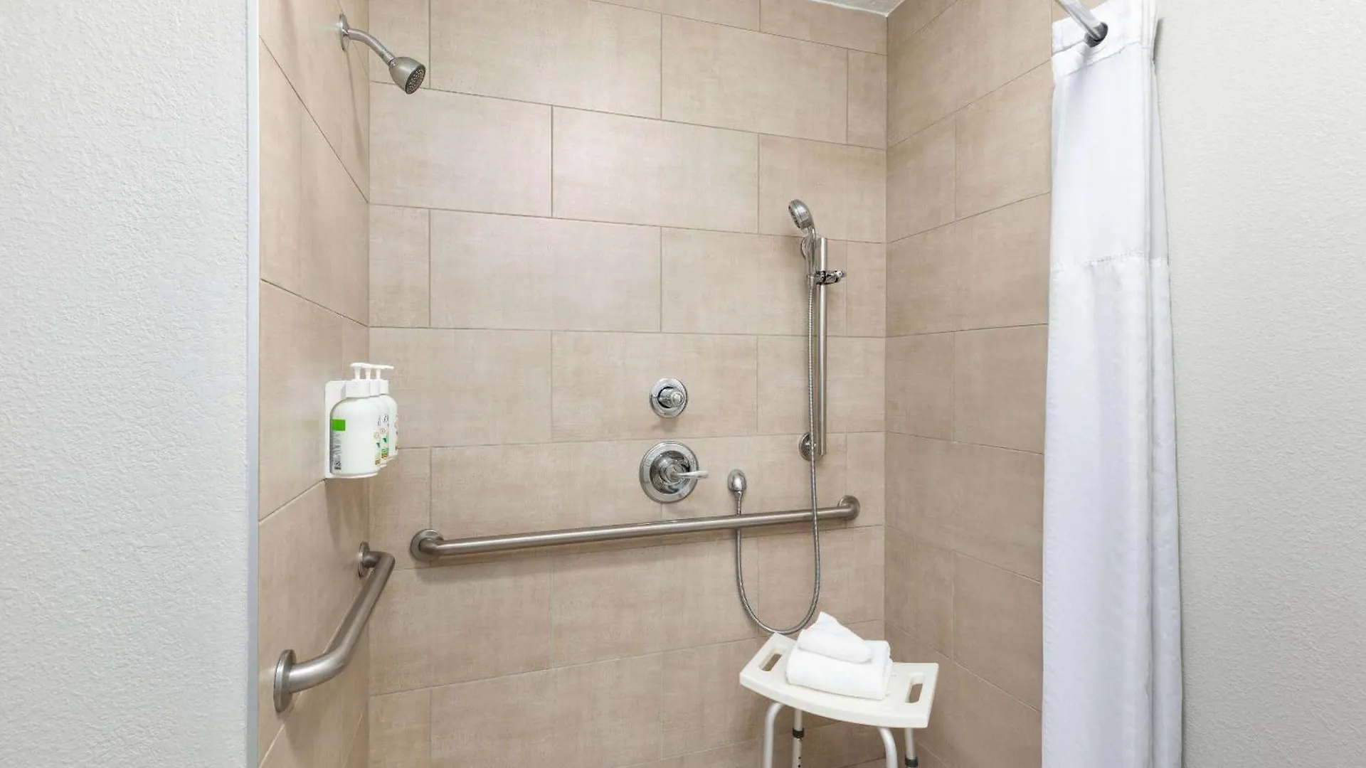 Baymont By Wyndham Nashville Airport Hotel