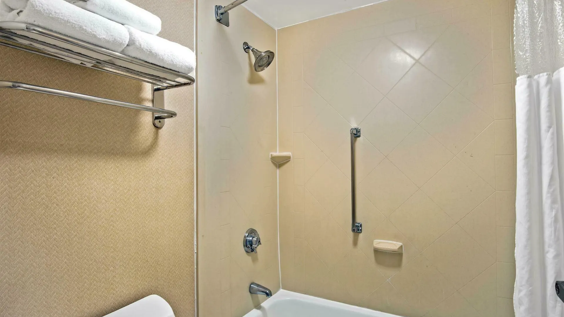 Baymont By Wyndham Nashville Airport